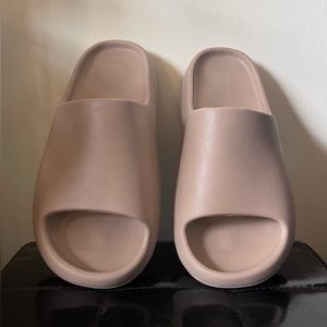Yeezy’ Slides